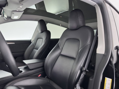 Tesla Model Y Long Range AWD 75 kWh (3-Fase-11kW) {SoH-87%} (INCL-BTW) Aut. *PANO | AUTO-PILOT | LEATHER | NAVI-FULLMAP | MATRIX-LED | KEYLESS | CAMERA | DAB+ | HEATED-COMFORTSEATS | PRIVACYGLASS | TOPVIEW | 20''ALU*