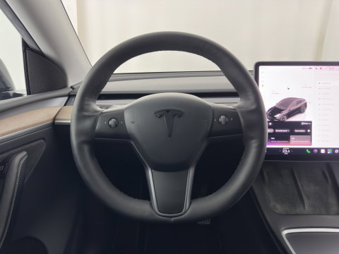 Tesla Model Y Long Range AWD 75 kWh (3-Fase-11kW) {SoH-87%} (INCL-BTW) Aut. *PANO | AUTO-PILOT | LEATHER | NAVI-FULLMAP | MATRIX-LED | KEYLESS | CAMERA | DAB+ | HEATED-COMFORTSEATS | PRIVACYGLASS | TOPVIEW | 20''ALU*