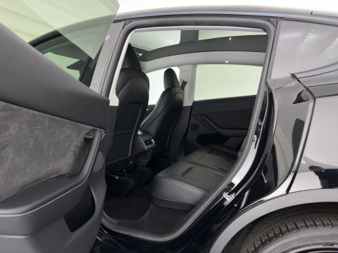 Tesla Model Y Long Range AWD 75 kWh (3-Fase-11kW) {SoH-87%} (INCL-BTW) Aut. *PANO | AUTO-PILOT | LEATHER | NAVI-FULLMAP | MATRIX-LED | KEYLESS | CAMERA | DAB+ | HEATED-COMFORTSEATS | PRIVACYGLASS | TOPVIEW | 20''ALU*