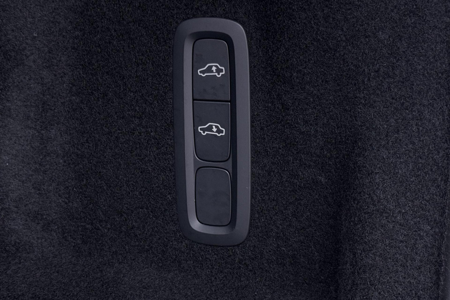 Volvo XC60 T8 Ultra Dark | Luchtvering | Harman/Kardon | Panoramadak | 360° Camera | Head-Up | Stoel+Stuurverwarming | ACC