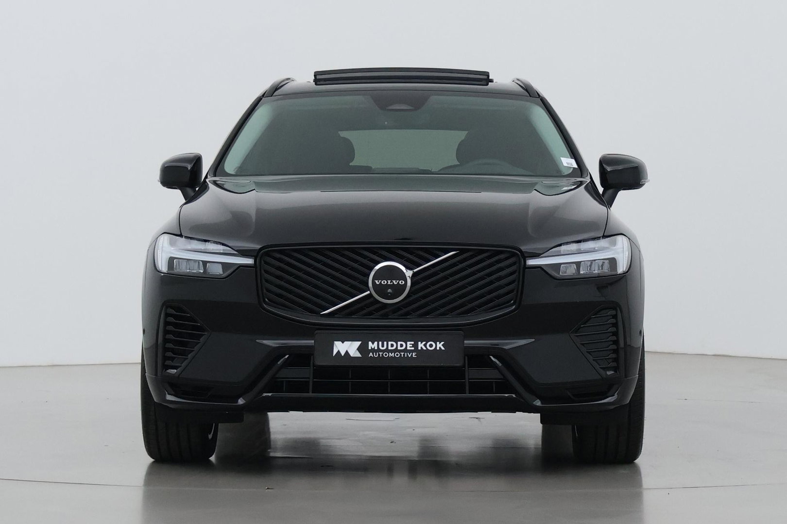 Volvo XC60 T8 Ultra Dark | Luchtvering | Harman/Kardon | Panoramadak | 360° Camera | Head-Up | Stoel+Stuurverwarming | ACC