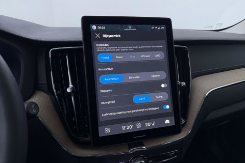Volvo XC60 T8 Ultra Dark | Luchtvering | Harman/Kardon | Panoramadak | 360° Camera | Head-Up | Stoel+Stuurverwarming | ACC
