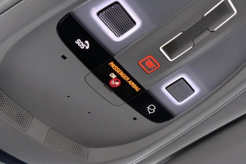 Volvo XC60 T8 Ultra Dark | Luchtvering | Harman/Kardon | Panoramadak | 360° Camera | Head-Up | Stoel+Stuurverwarming | ACC