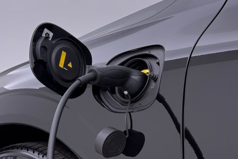 Volvo XC60 T8 Ultra Dark | Luchtvering | Harman/Kardon | Panoramadak | 360° Camera | Head-Up | Stoel+Stuurverwarming | ACC