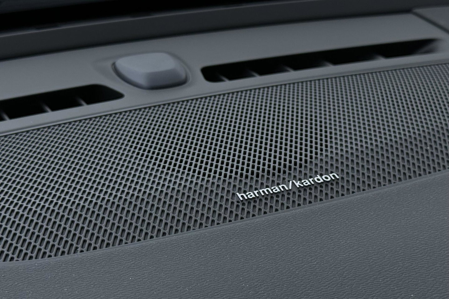 Volvo EX40 Single Motor Extended Range Plus 82 kWh | Harman/Kardon | 360° Camera | BLIS | Stoel+Stuurverwarming | ACC