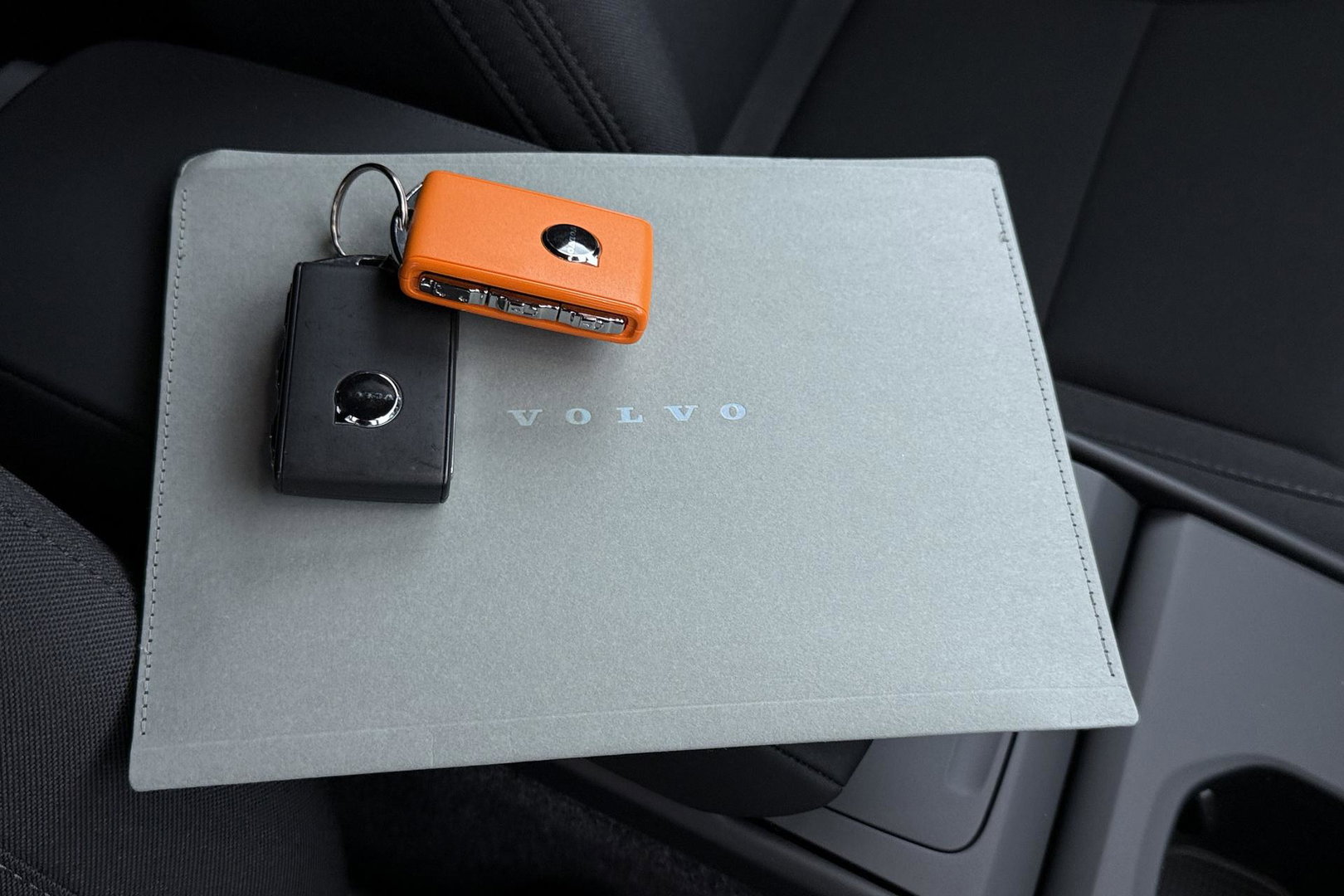 Volvo EX40 Single Motor Extended Range Plus 82 kWh | Harman/Kardon | 360° Camera | BLIS | Stoel+Stuurverwarming | ACC