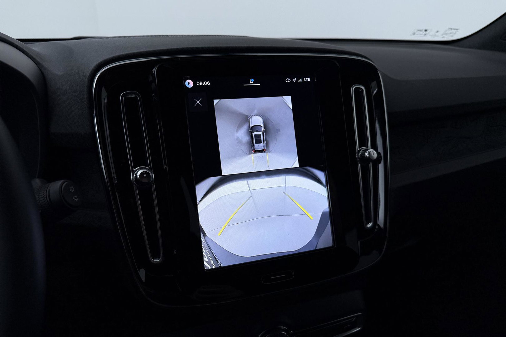 Volvo EX40 Single Motor Extended Range Plus 82 kWh | Harman/Kardon | 360° Camera | BLIS | Stoel+Stuurverwarming | ACC