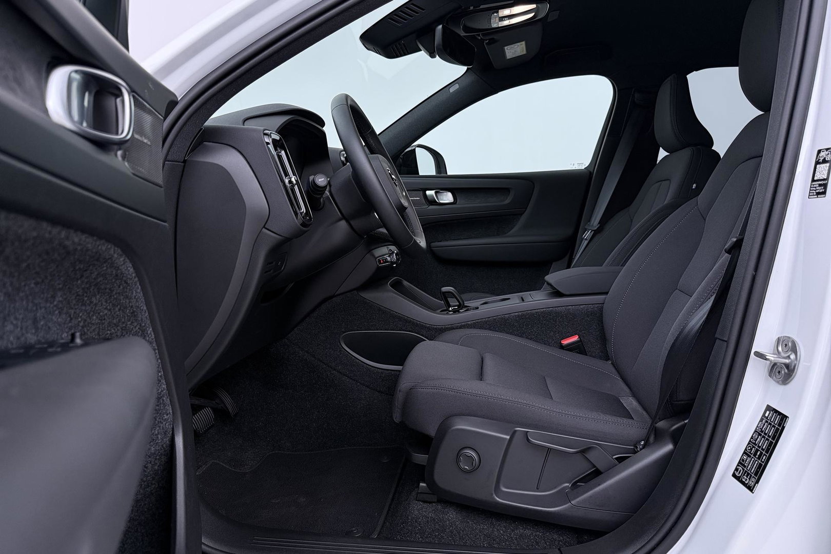 Volvo EX40 Single Motor Extended Range Plus 82 kWh | Harman/Kardon | 360° Camera | BLIS | Stoel+Stuurverwarming | ACC