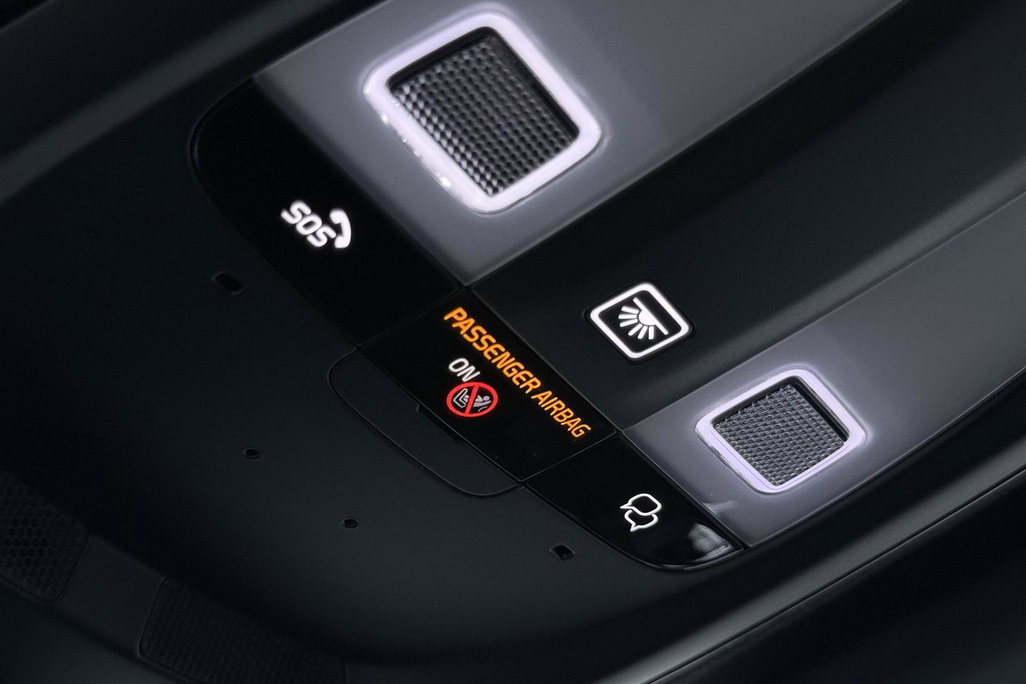Volvo EX40 Single Motor Extended Range Plus 82 kWh | Harman/Kardon | 360° Camera | BLIS | Stoel+Stuurverwarming | ACC
