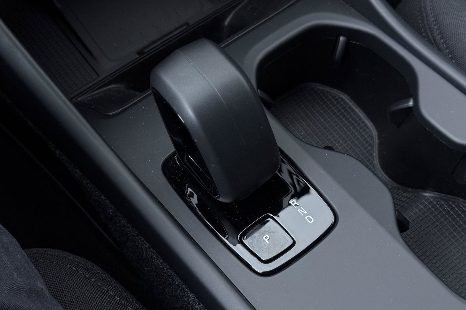 Volvo EX40 Single Motor Extended Range Plus 82 kWh | Harman/Kardon | 360° Camera | BLIS | Stoel+Stuurverwarming | ACC