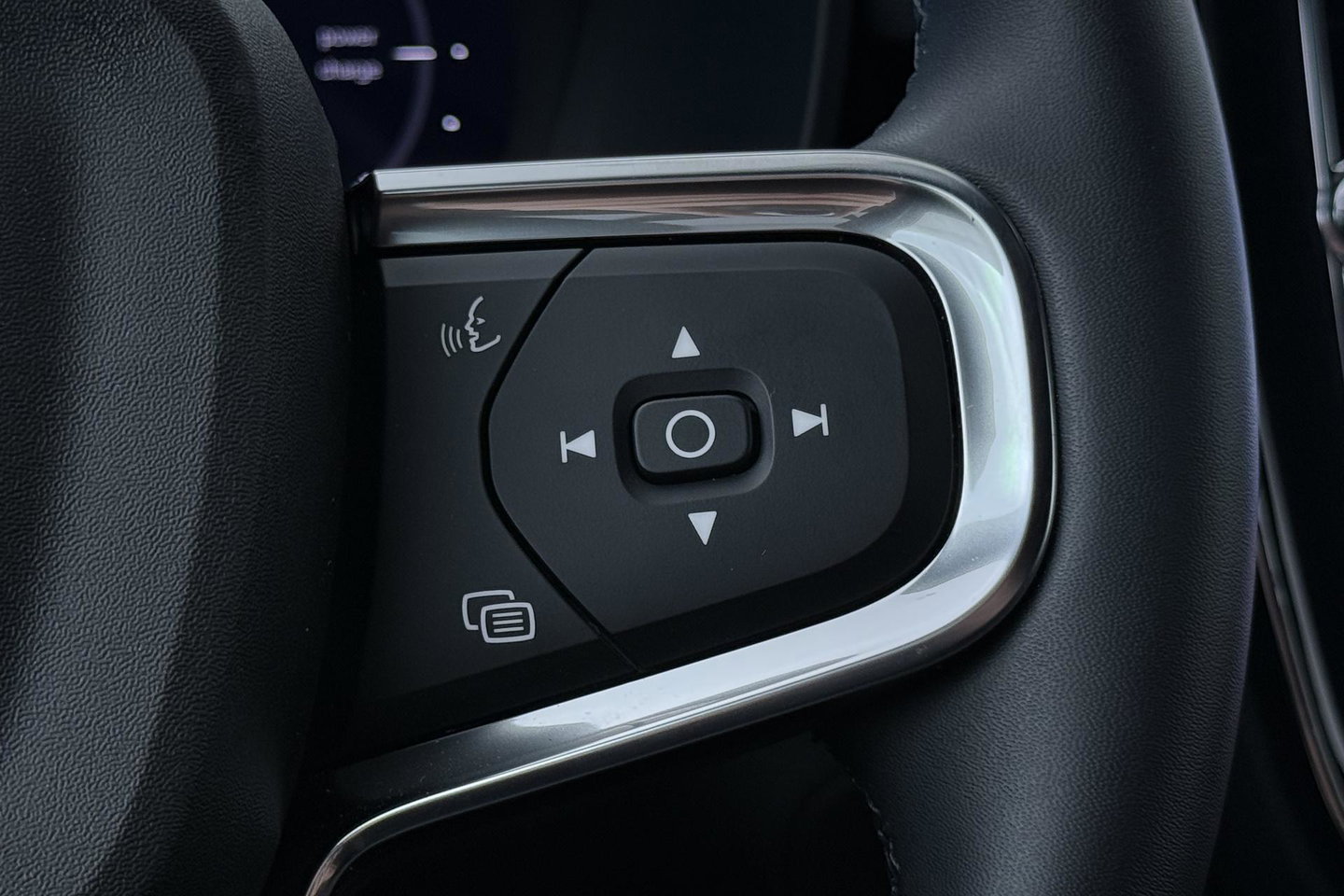 Volvo EX40 Single Motor Extended Range Plus 82 kWh | Harman/Kardon | 360° Camera | BLIS | Stoel+Stuurverwarming | ACC