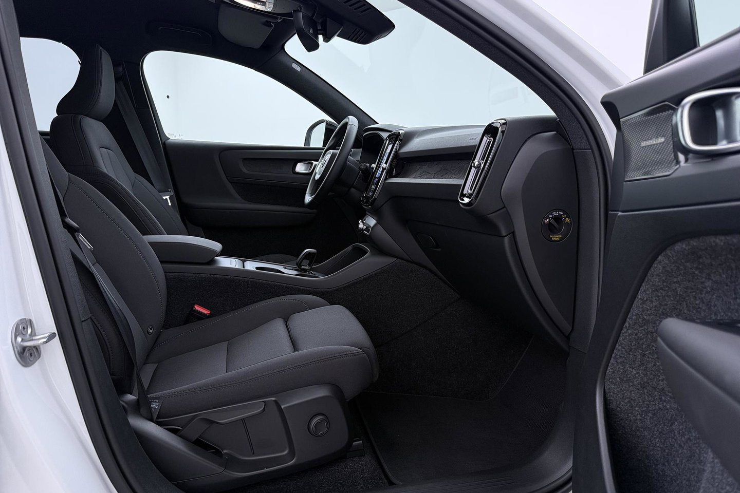 Volvo EX40 Single Motor Extended Range Plus 82 kWh | Harman/Kardon | 360° Camera | BLIS | Stoel+Stuurverwarming | ACC
