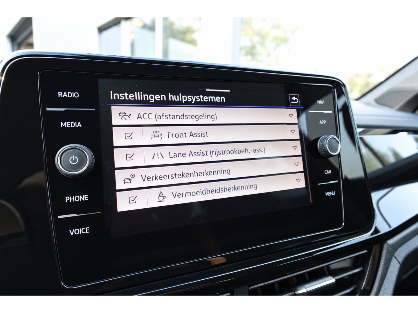 Volkswagen T-Roc 1.5 TSI R-Line PANO KEYLESS CAM