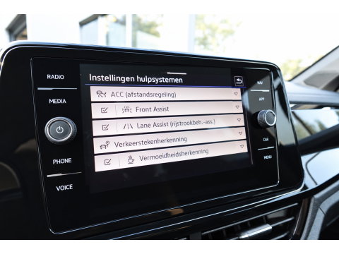 Volkswagen T-Roc 1.5 TSI R-Line PANO KEYLESS CAM