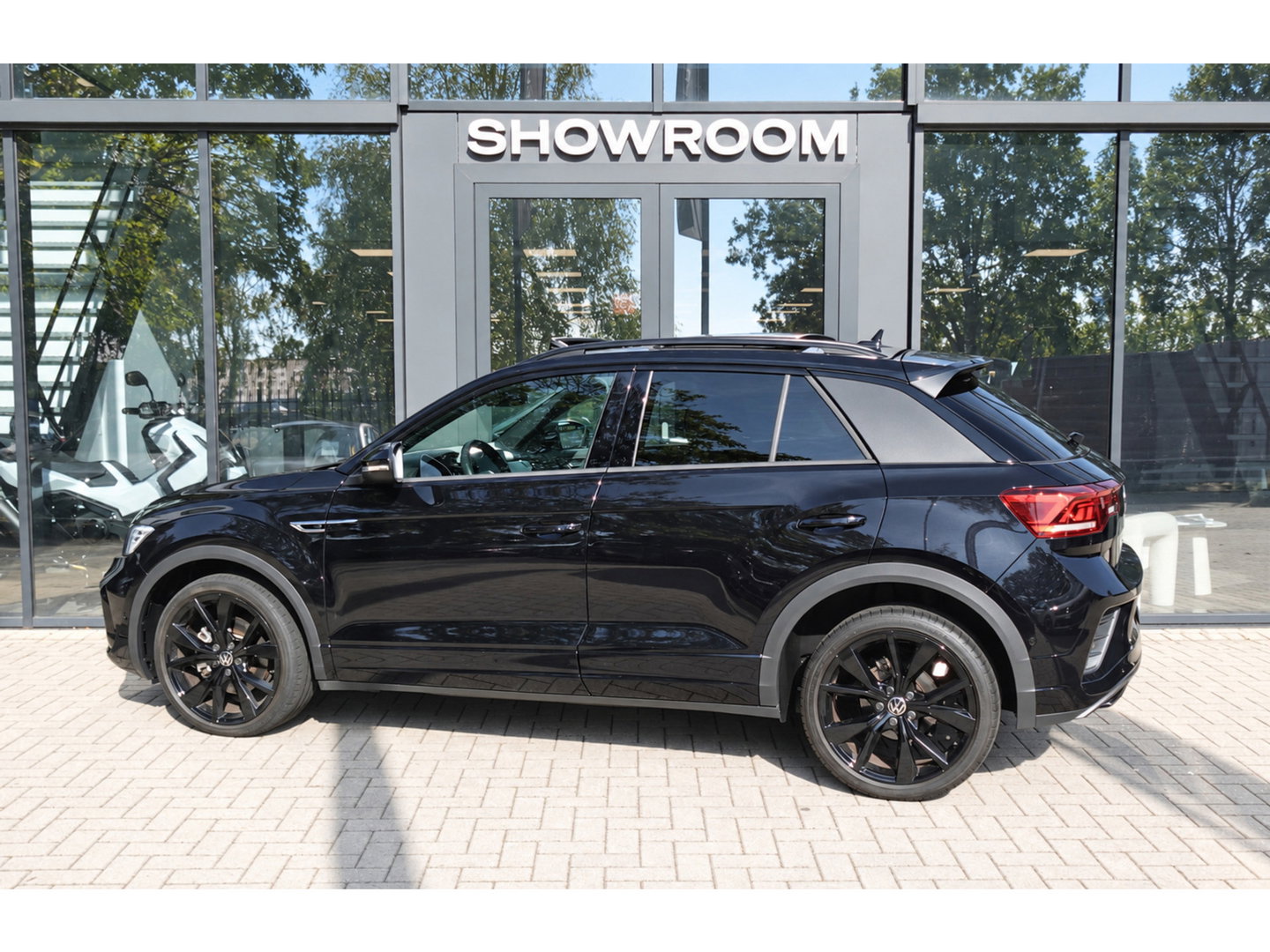 Volkswagen T-Roc 1.5 TSI R-Line PANO KEYLESS CAM