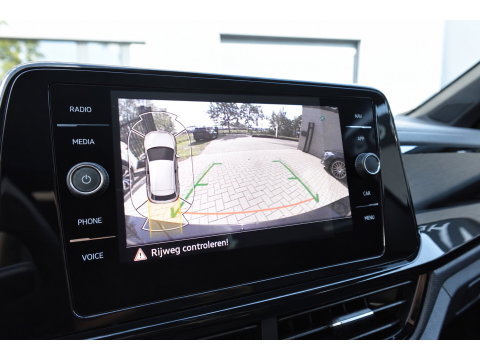 Volkswagen T-Roc 1.5 TSI R-Line PANO KEYLESS CAM