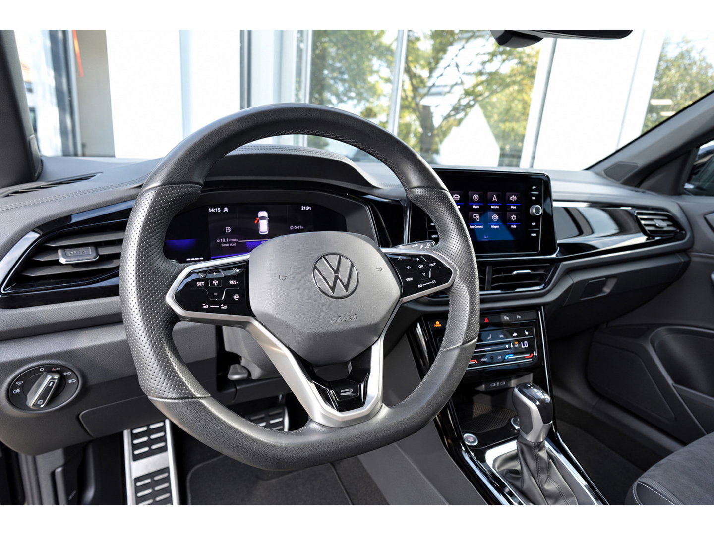 Volkswagen T-Roc 1.5 TSI R-Line PANO KEYLESS CAM