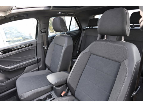 Volkswagen T-Roc 1.5 TSI R-Line PANO KEYLESS CAM