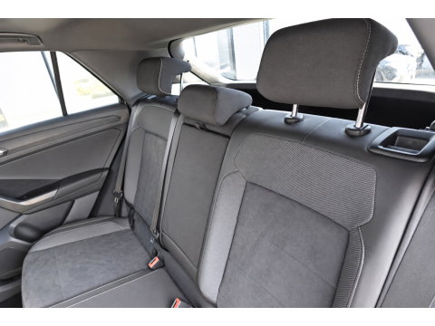 Volkswagen T-Roc 1.5 TSI R-Line PANO KEYLESS CAM