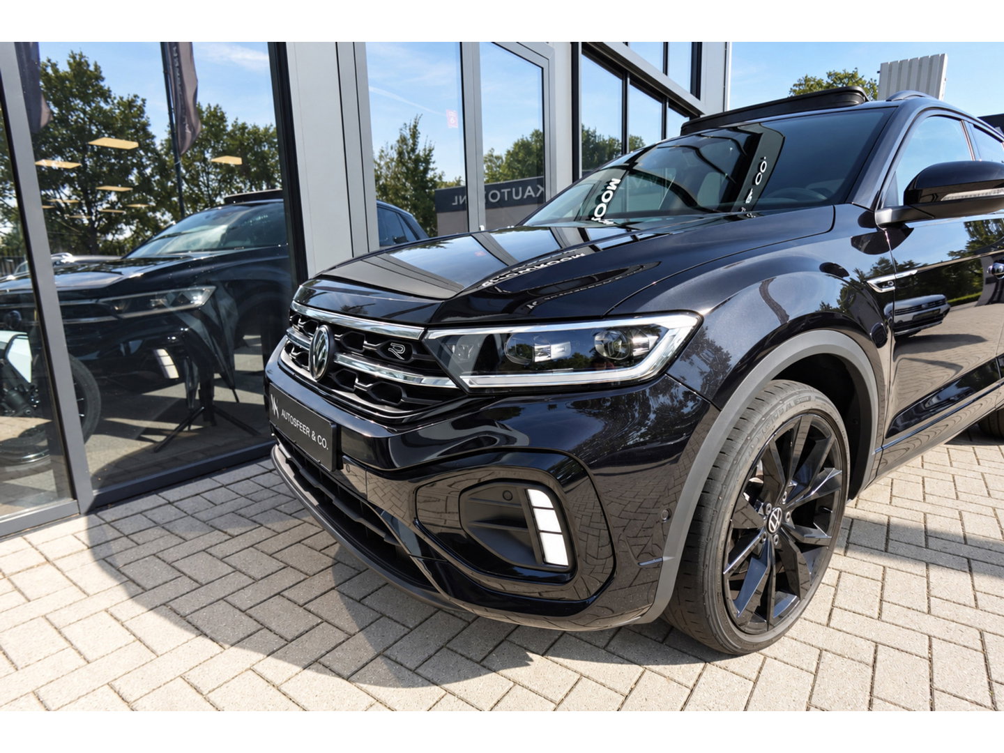 Volkswagen T-Roc 1.5 TSI R-Line PANO KEYLESS CAM