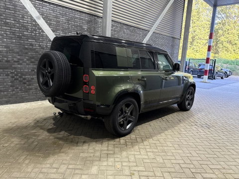Land Rover Defender 2.0 P300e 110 X-Dynamic SE | FACELIFT | Luchtvering | ClearSight | Black Pack | Panoramadak | Trekhaak | 360° Camera | Koelbox | ACC
