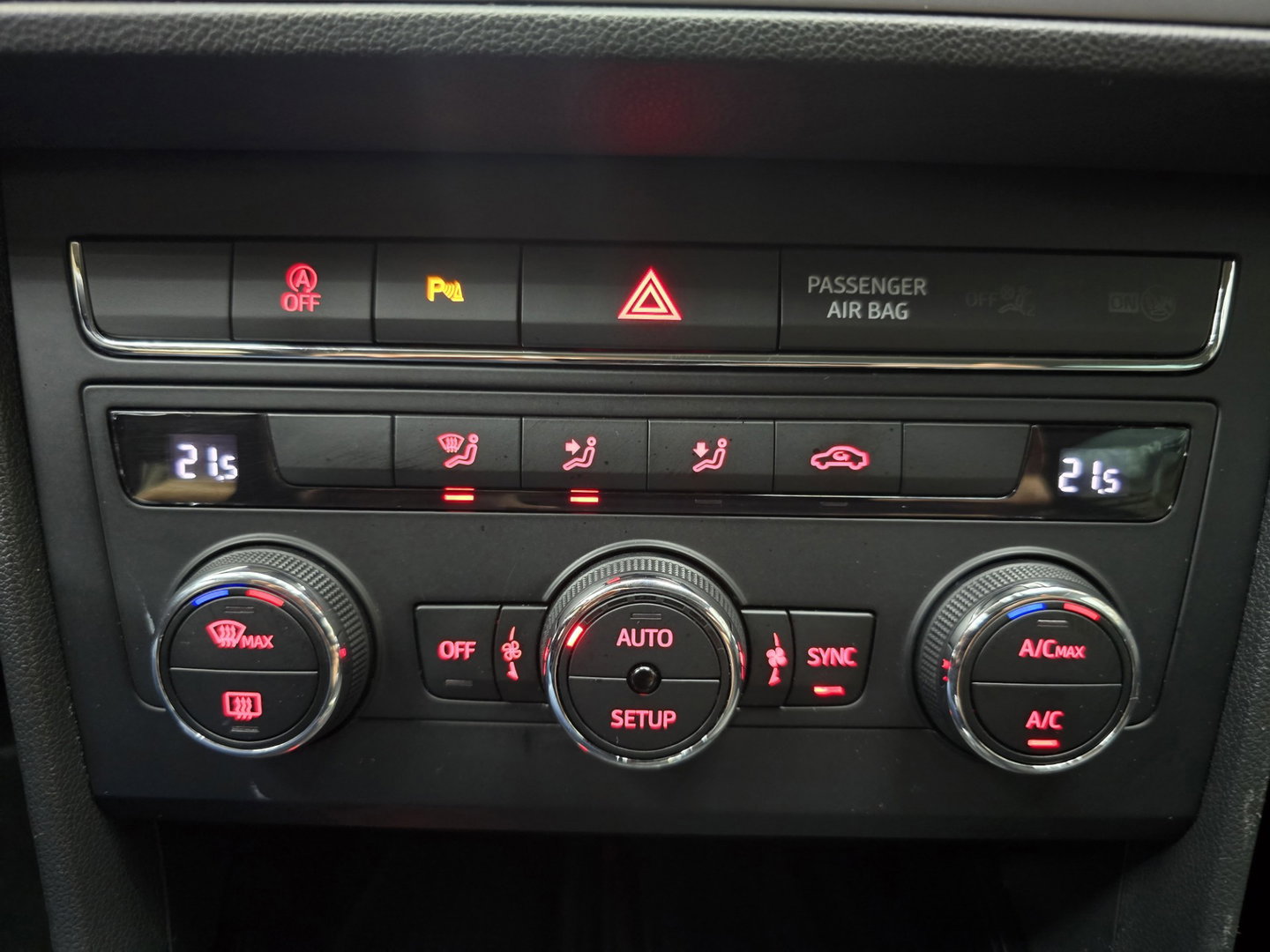 SEAT Leon ST 1.0 EcoTSI Style Business Intense Navi FullLed Keyless Trekhaak LM