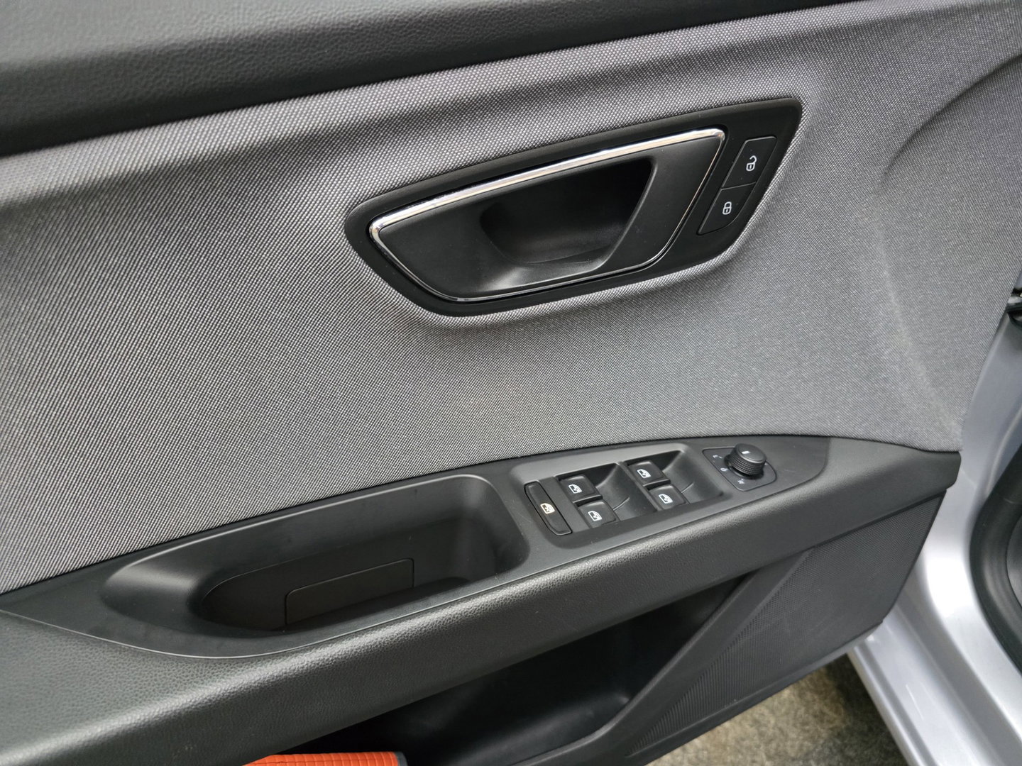 SEAT Leon ST 1.0 EcoTSI Style Business Intense Navi FullLed Keyless Trekhaak LM