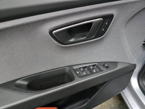 SEAT Leon ST 1.0 EcoTSI Style Business Intense Navi FullLed Keyless Trekhaak LM