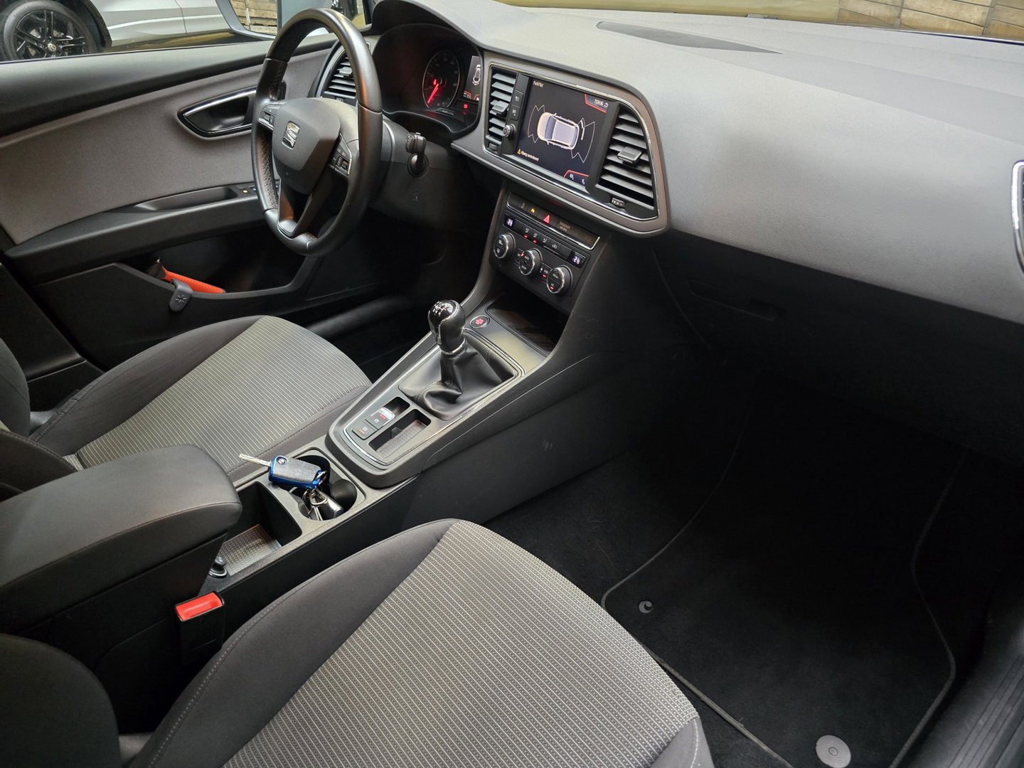 SEAT Leon ST 1.0 EcoTSI Style Business Intense Navi FullLed Keyless Trekhaak LM