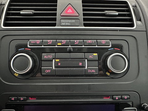 Volkswagen Touran 1.4 TSI Comfortline EcoFuel *XENON | NAVI-FULLMAP | COMFORT-SEATS | AIRCO | CRUISE | PRIVACY-GLASS | TOWBAR*