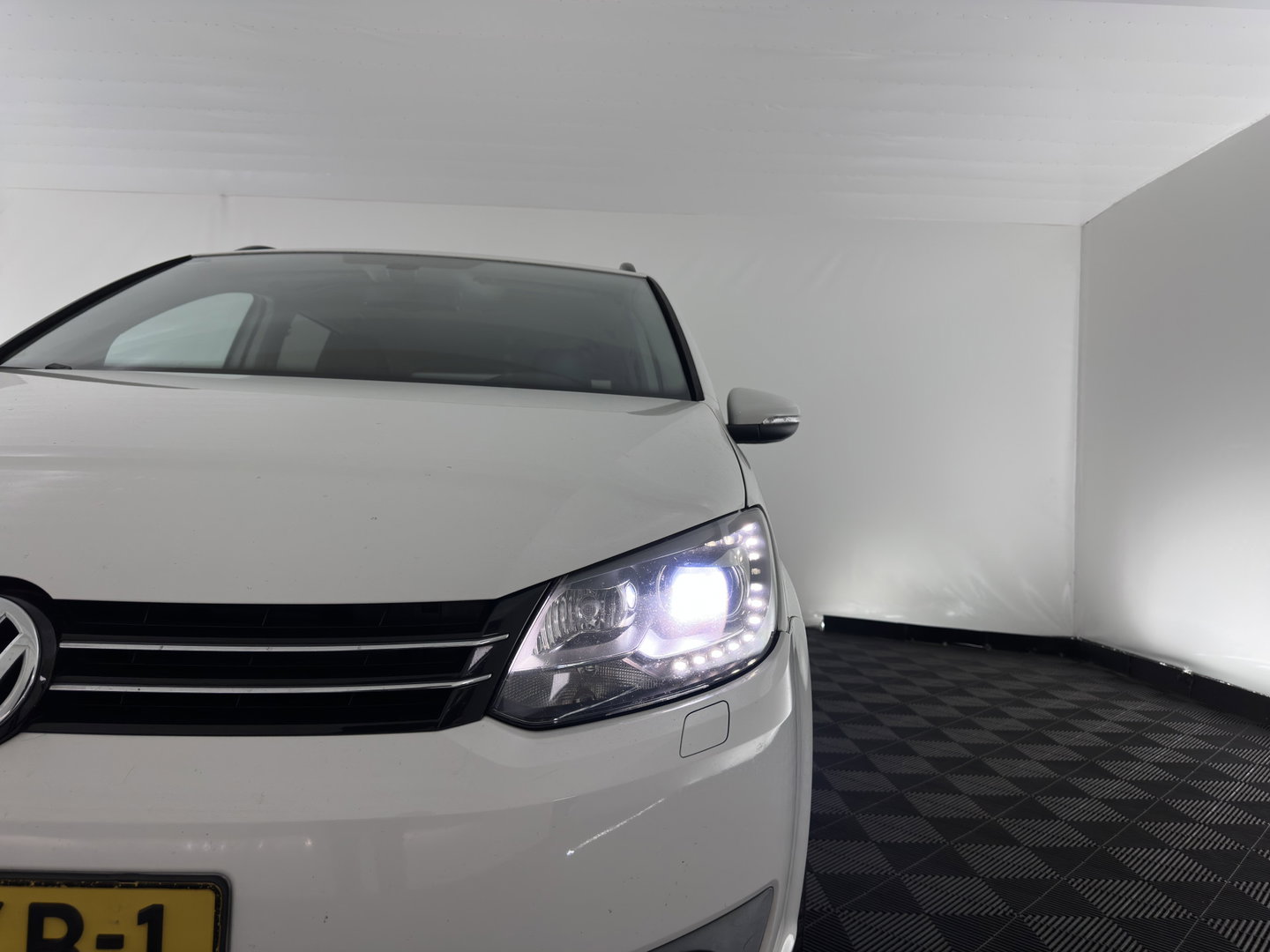 Volkswagen Touran 1.4 TSI Comfortline EcoFuel *XENON | NAVI-FULLMAP | COMFORT-SEATS | AIRCO | CRUISE | PRIVACY-GLASS | TOWBAR*