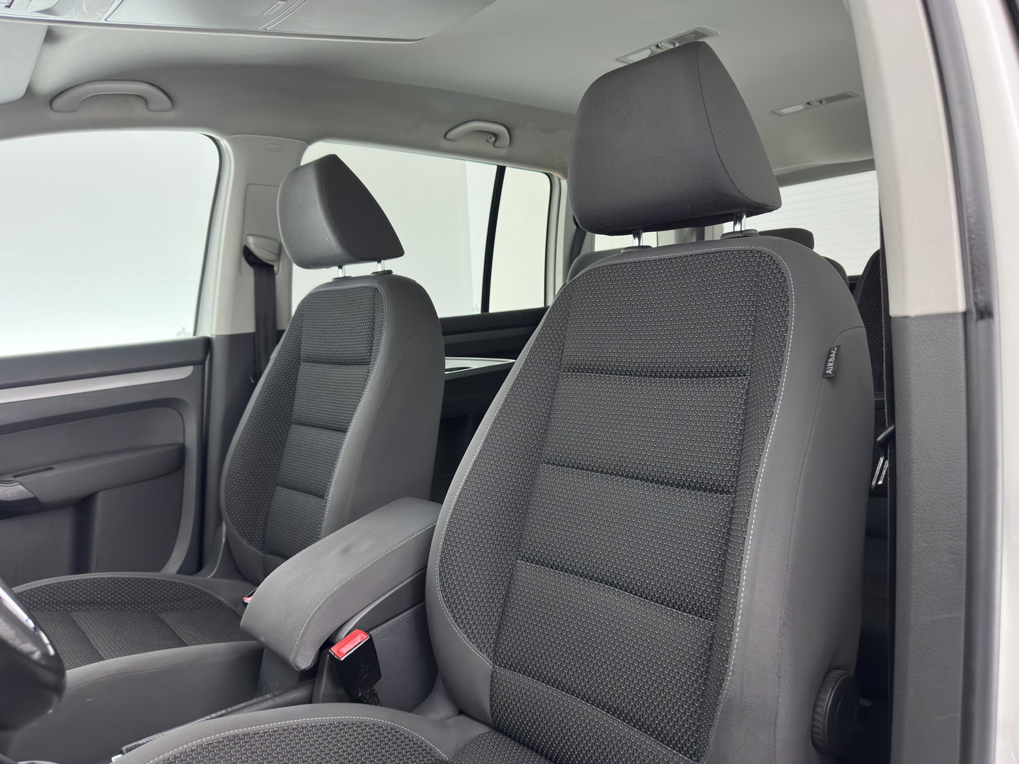 Volkswagen Touran 1.4 TSI Comfortline EcoFuel *XENON | NAVI-FULLMAP | COMFORT-SEATS | AIRCO | CRUISE | PRIVACY-GLASS | TOWBAR*