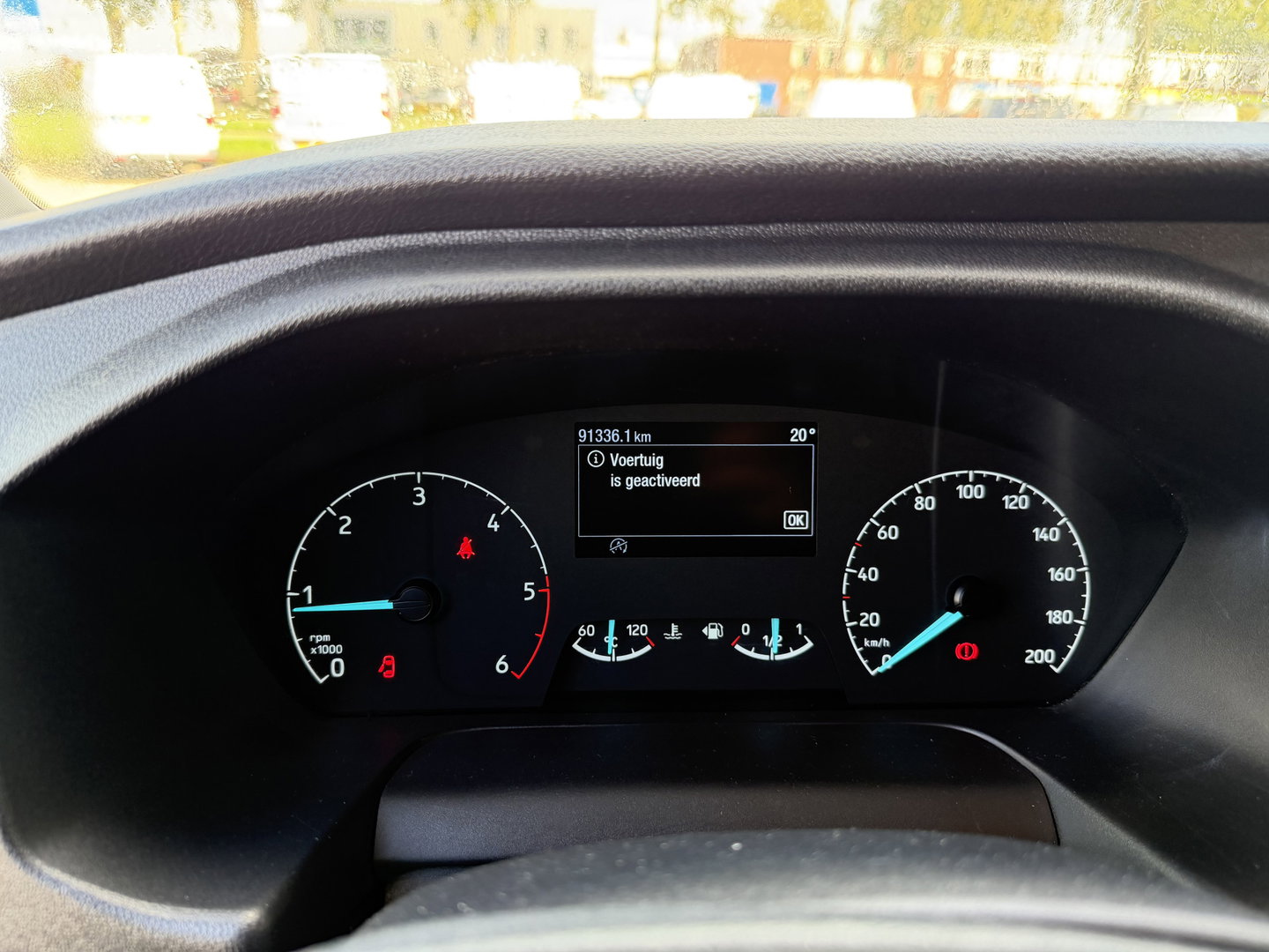Ford Transit 350 2.0 TDCI 170pk L3H2 DC 5 persoons Trend / vaste prijs rijklaar € 25.950 ex btw / euro 6 / bpm vrij / lease vanaf € 424 / raptor grille / blauw metallic / trekhaak 2500 kg