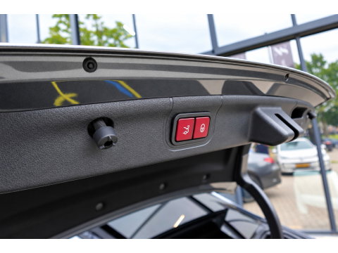 Mercedes-Benz C-Klasse 300 e AMG MEMORY HUD PANO VOL'