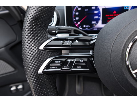 Mercedes-Benz C-Klasse 300 e AMG MEMORY HUD PANO VOL'