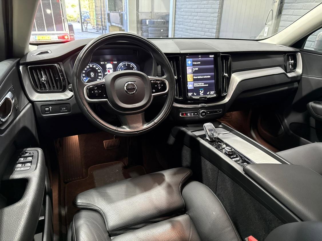 Volvo XC60 2.0 B5 Inscription | ACC | Trekhaak | Pilot Assist | 360° Camera | BLIS | Memory | Keyless | Stoel+Stuurverwarming