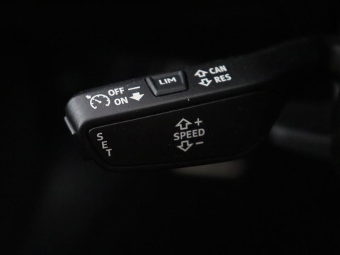 Audi A4 Avant 35 TFSI S edition Competition | S-Line | Stoelverwarming | LED | Camera | Navigatie |