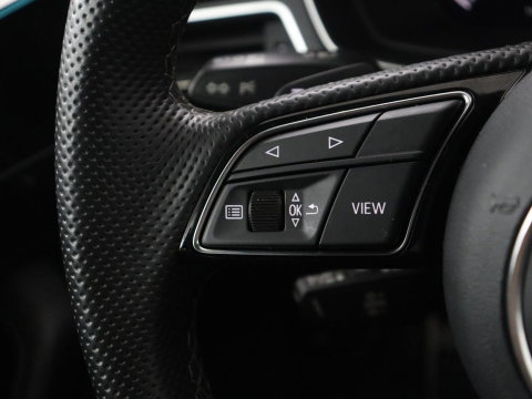 Audi A4 Avant 35 TFSI S edition Competition | S-Line | Stoelverwarming | LED | Camera | Navigatie |