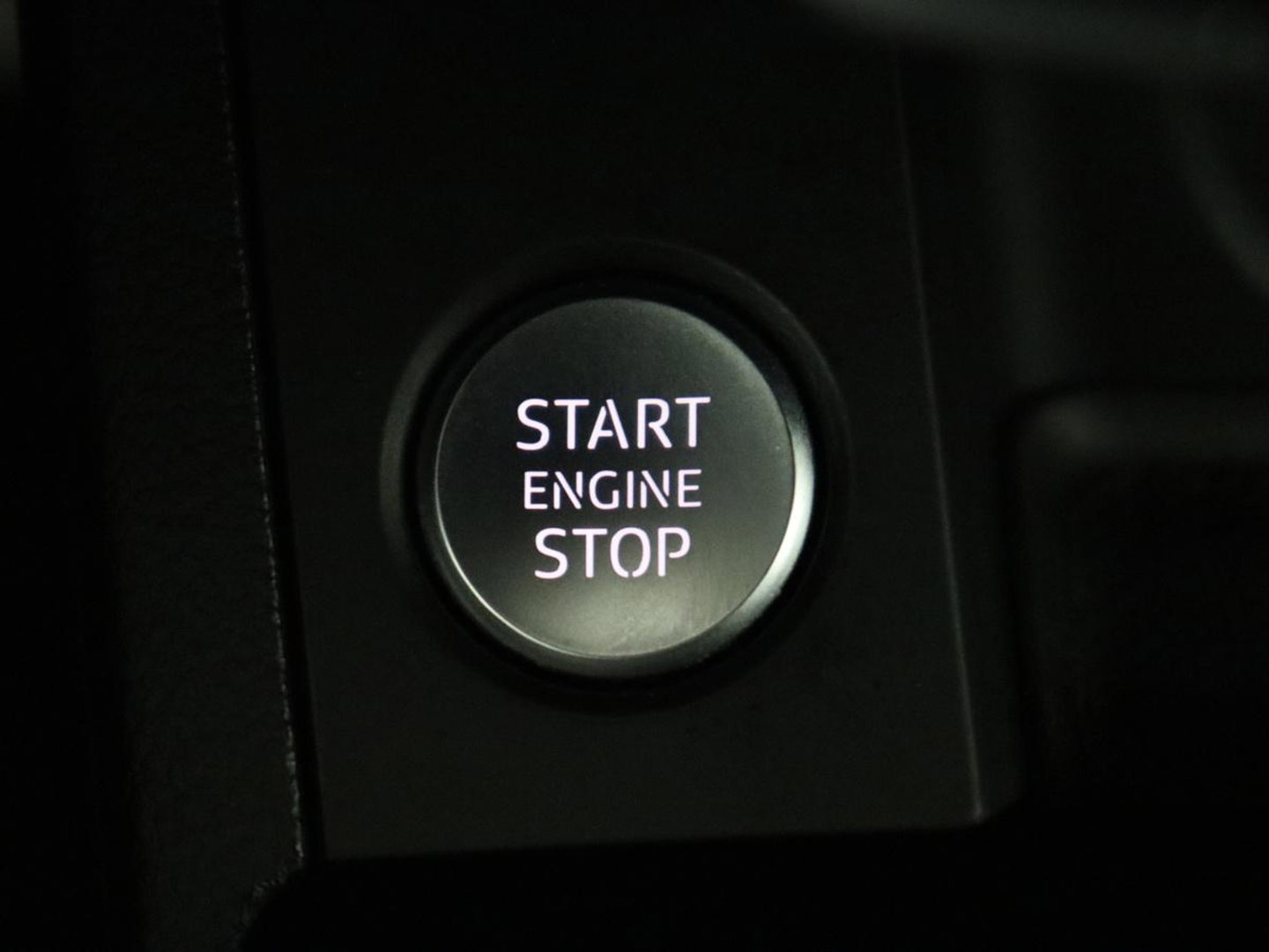 Audi A4 Avant 35 TFSI S edition Competition | S-Line | Stoelverwarming | LED | Camera | Navigatie |
