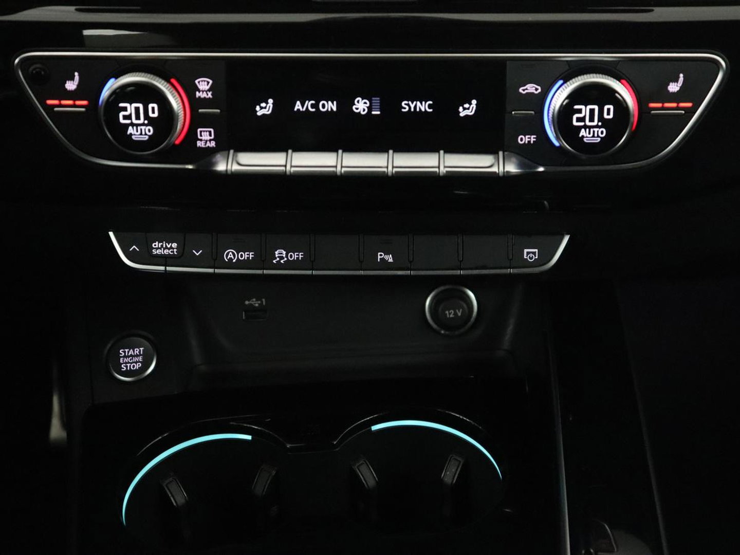 Audi A4 Avant 35 TFSI S edition Competition | S-Line | Stoelverwarming | LED | Camera | Navigatie |