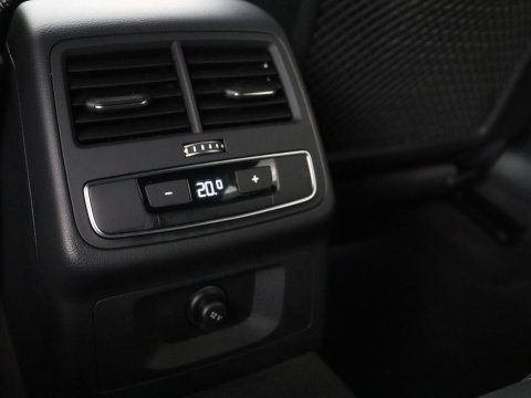 Audi A4 Avant 35 TFSI S edition Competition | S-Line | Stoelverwarming | LED | Camera | Navigatie |
