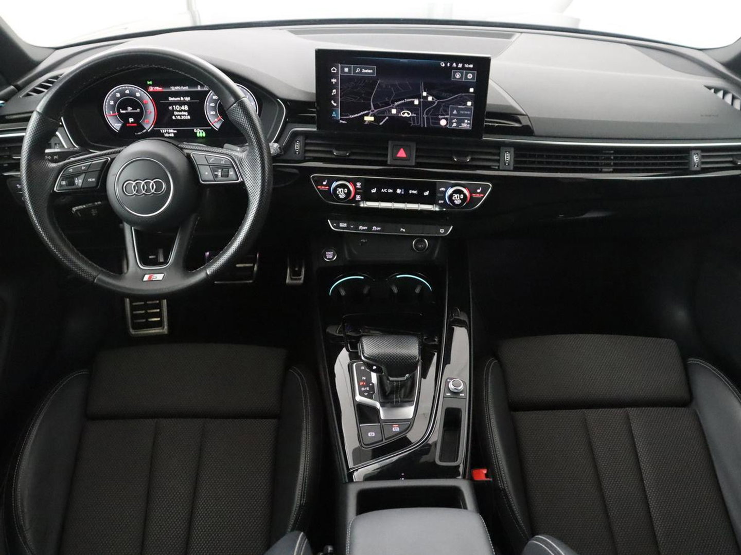 Audi A4 Avant 35 TFSI S edition Competition | S-Line | Stoelverwarming | LED | Camera | Navigatie |