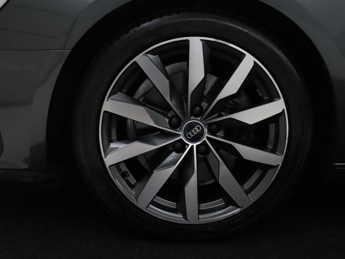 Audi A4 Avant 35 TFSI S edition Competition | S-Line | Stoelverwarming | LED | Camera | Navigatie |