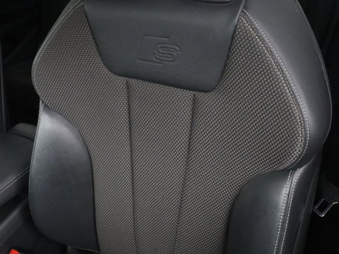 Audi A4 Avant 35 TFSI S edition Competition | S-Line | Stoelverwarming | LED | Camera | Navigatie |