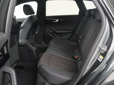 Audi A4 Avant 35 TFSI S edition Competition | S-Line | Stoelverwarming | LED | Camera | Navigatie |