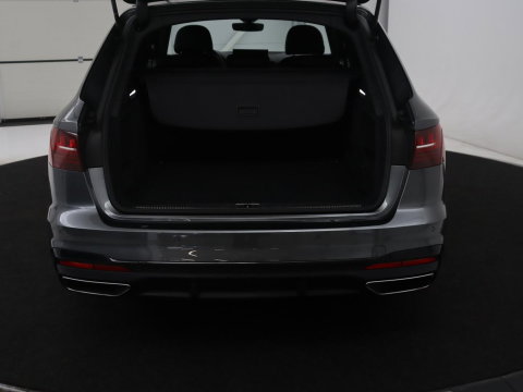 Audi A4 Avant 35 TFSI S edition Competition | S-Line | Stoelverwarming | LED | Camera | Navigatie |