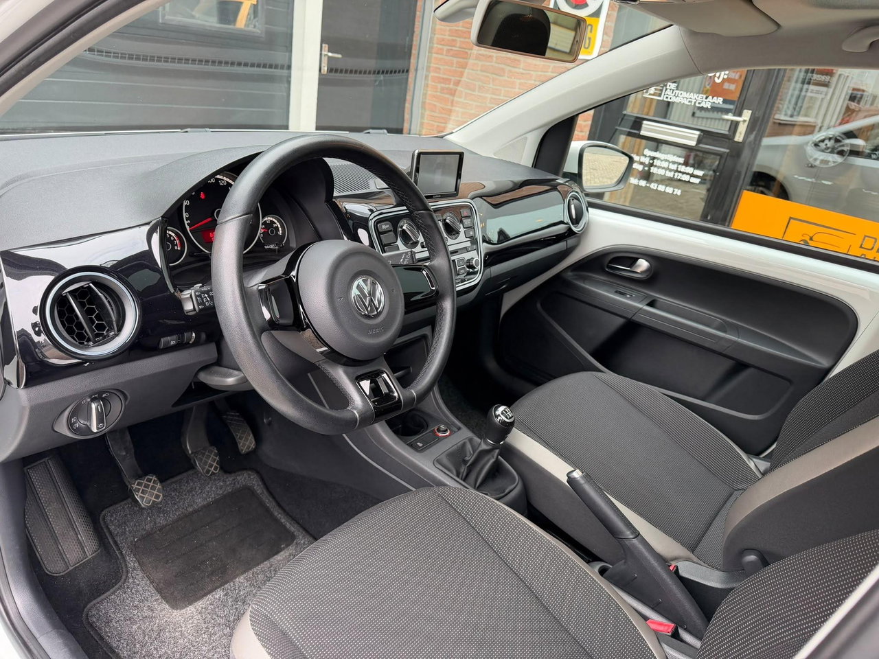Volkswagen up!