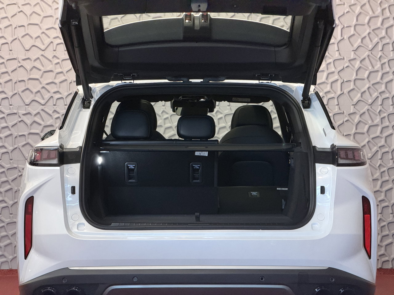 Omoda 9