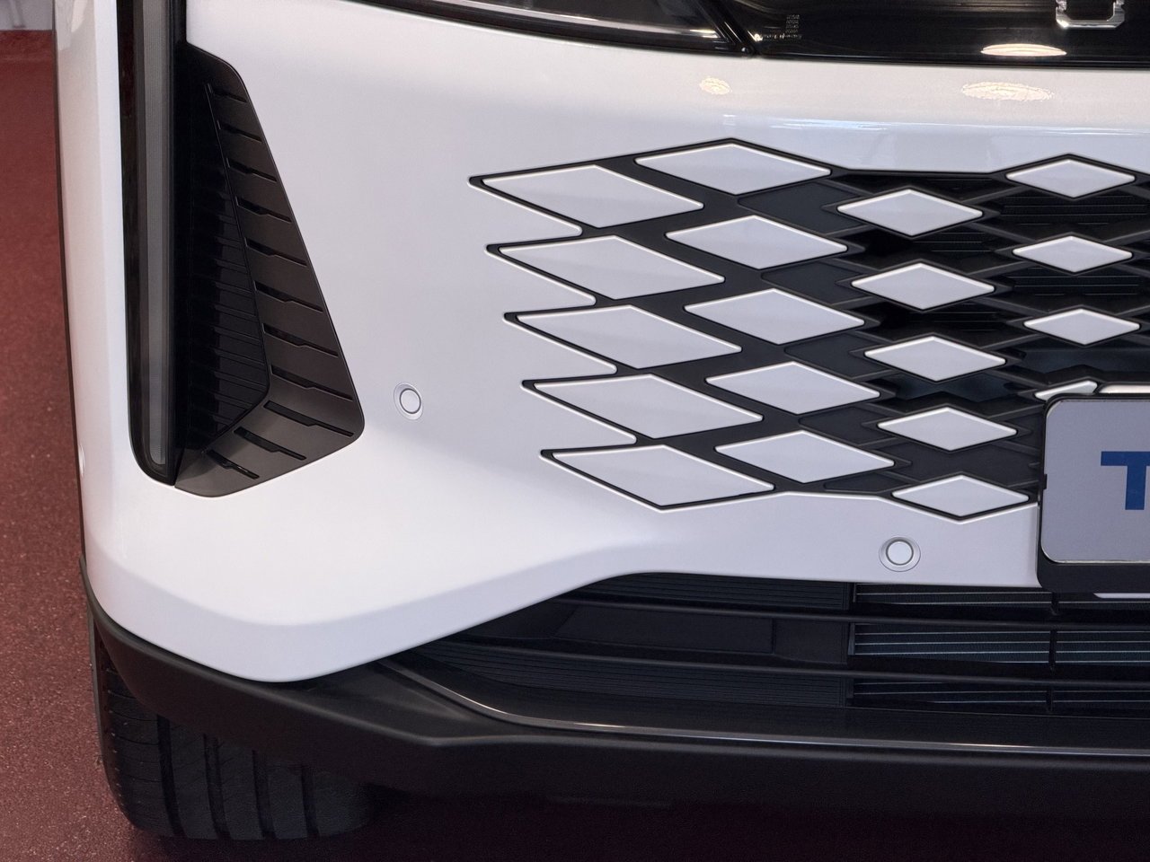 Omoda 9