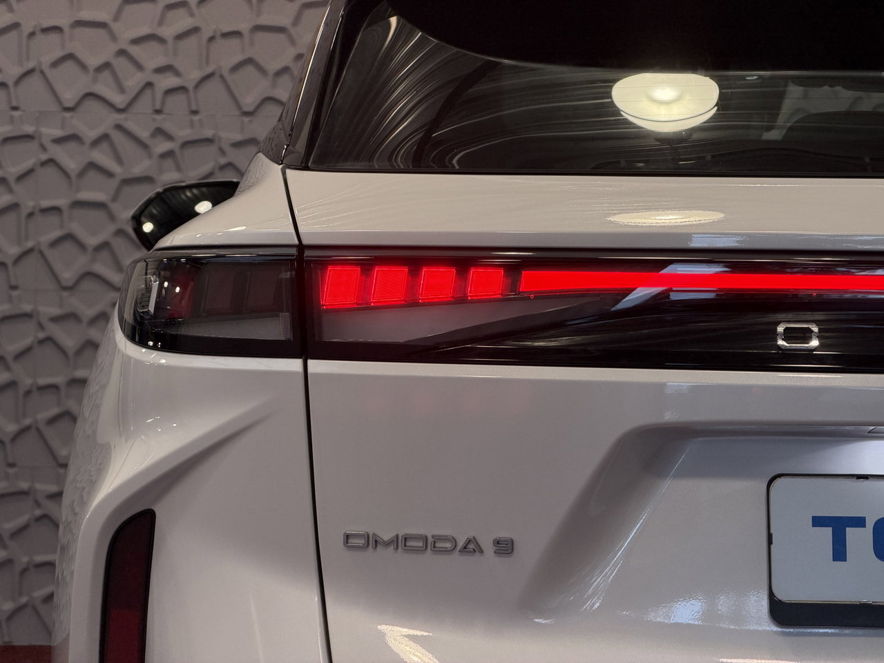 Omoda 9